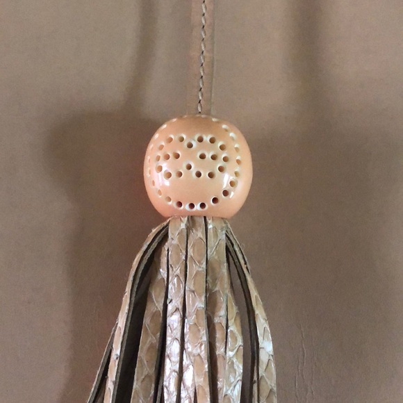 100% authentic like new escada tan 3 pocket bag❤️ - Picture 2 of 8